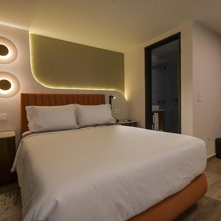 Expo Satelite 2750 Hotel & Suites 瓜达拉哈拉 外观 照片