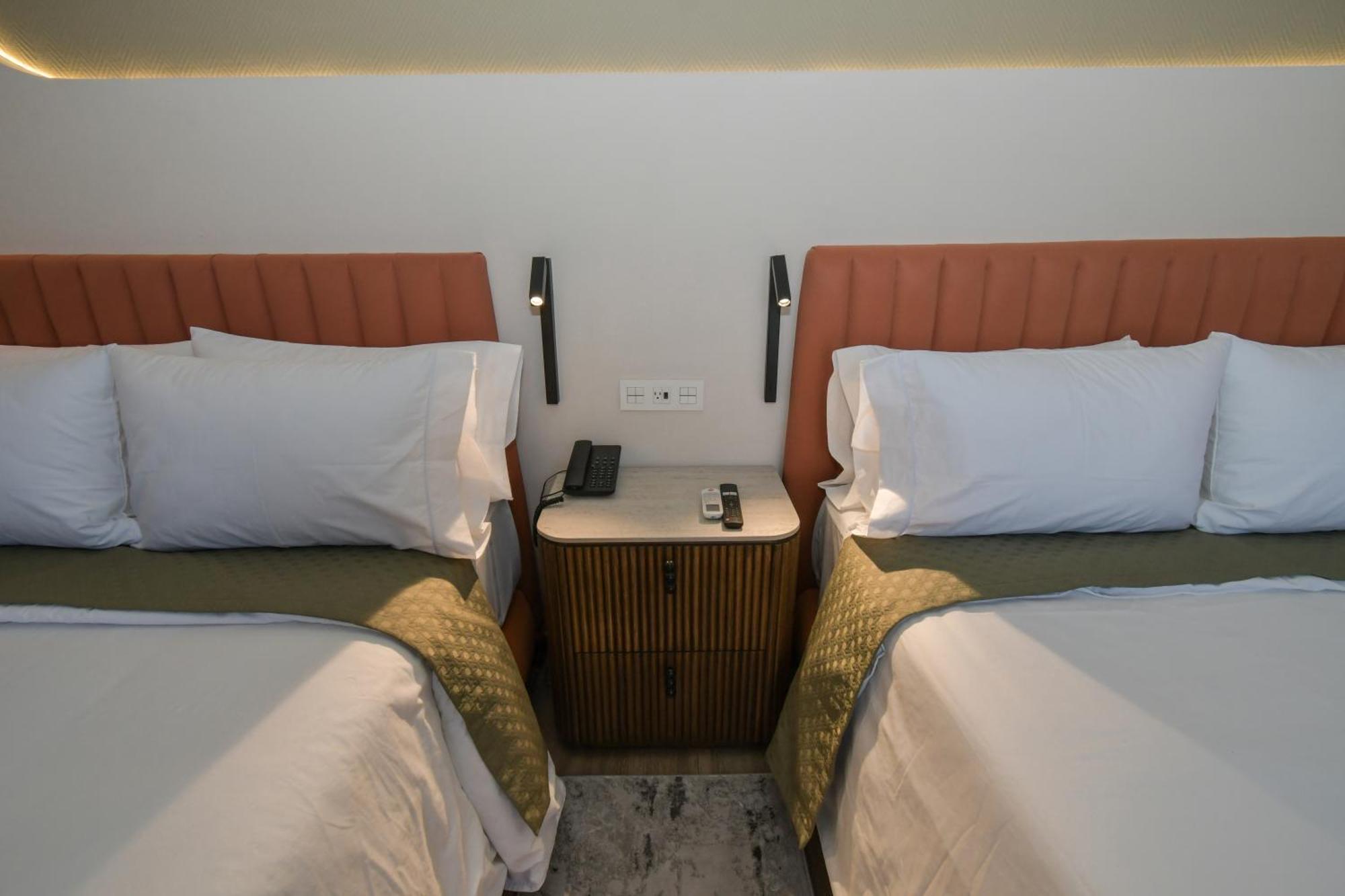 Expo Satelite 2750 Hotel & Suites 瓜达拉哈拉 外观 照片