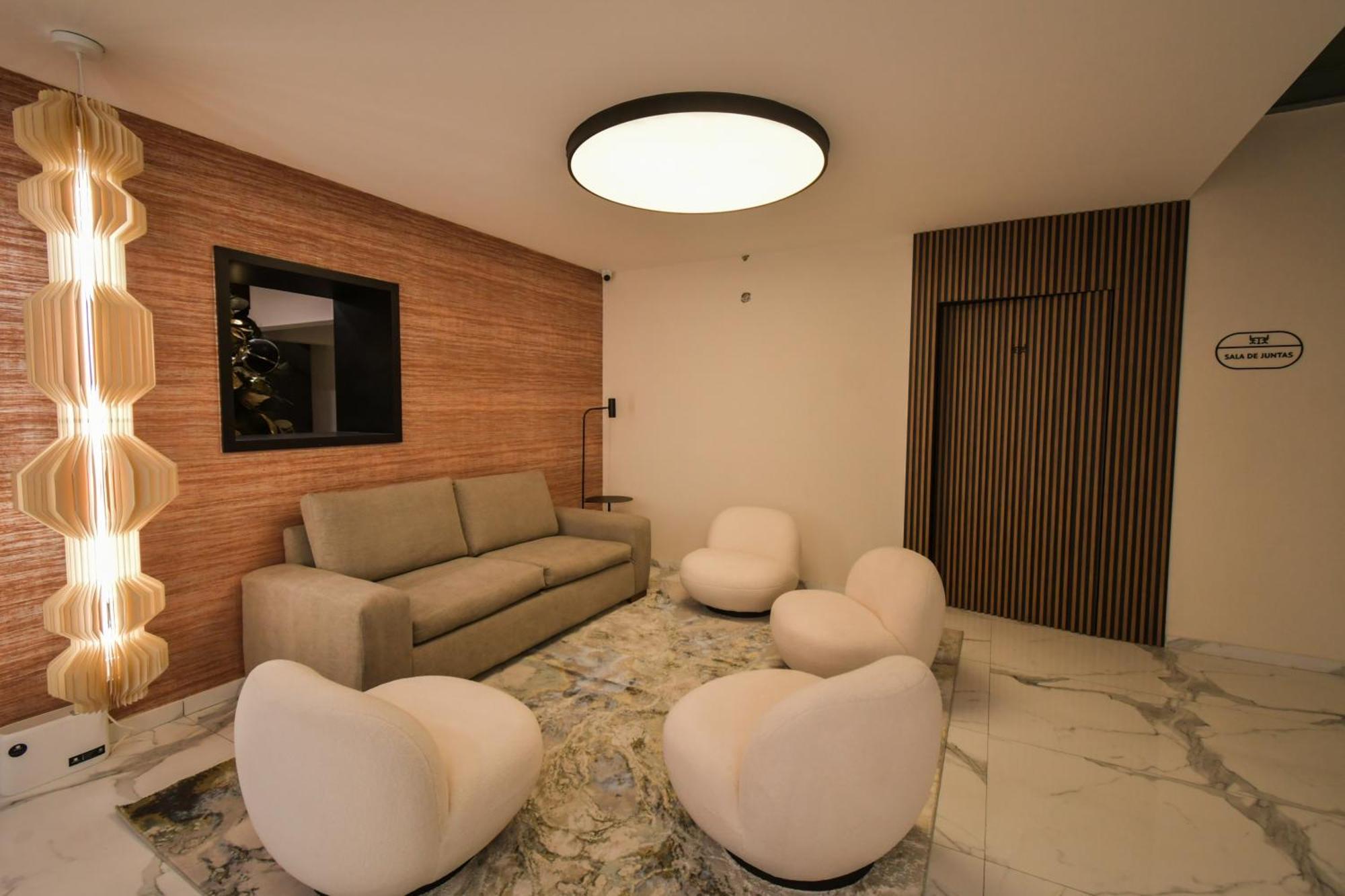 Expo Satelite 2750 Hotel & Suites 瓜达拉哈拉 外观 照片