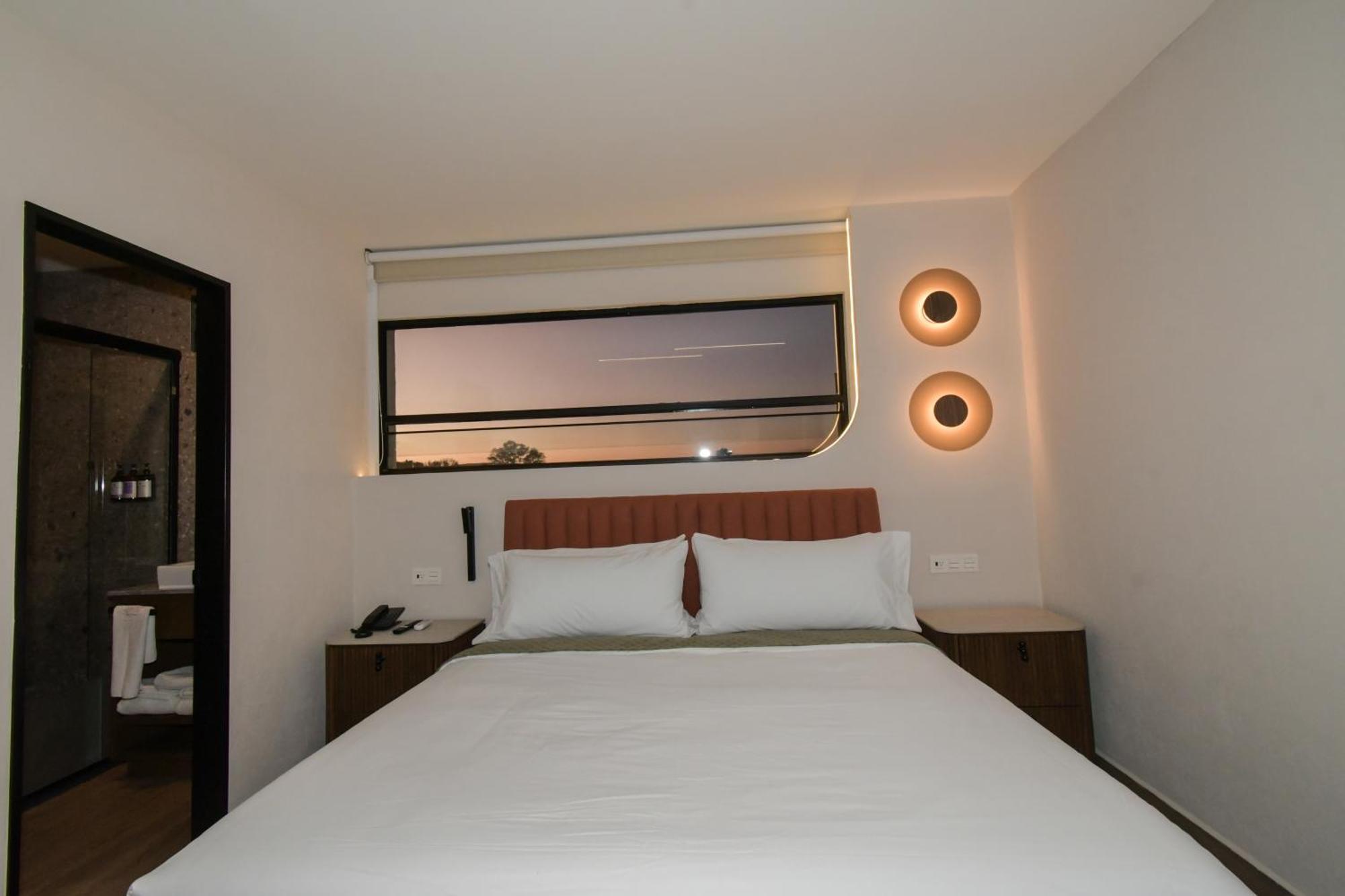 Expo Satelite 2750 Hotel & Suites 瓜达拉哈拉 外观 照片