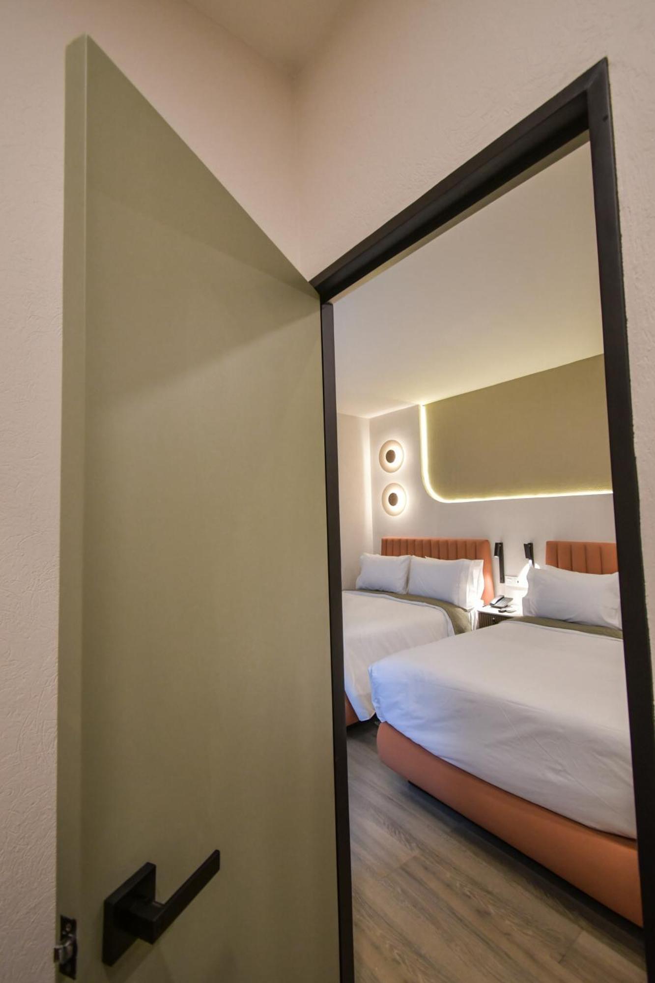 Expo Satelite 2750 Hotel & Suites 瓜达拉哈拉 外观 照片