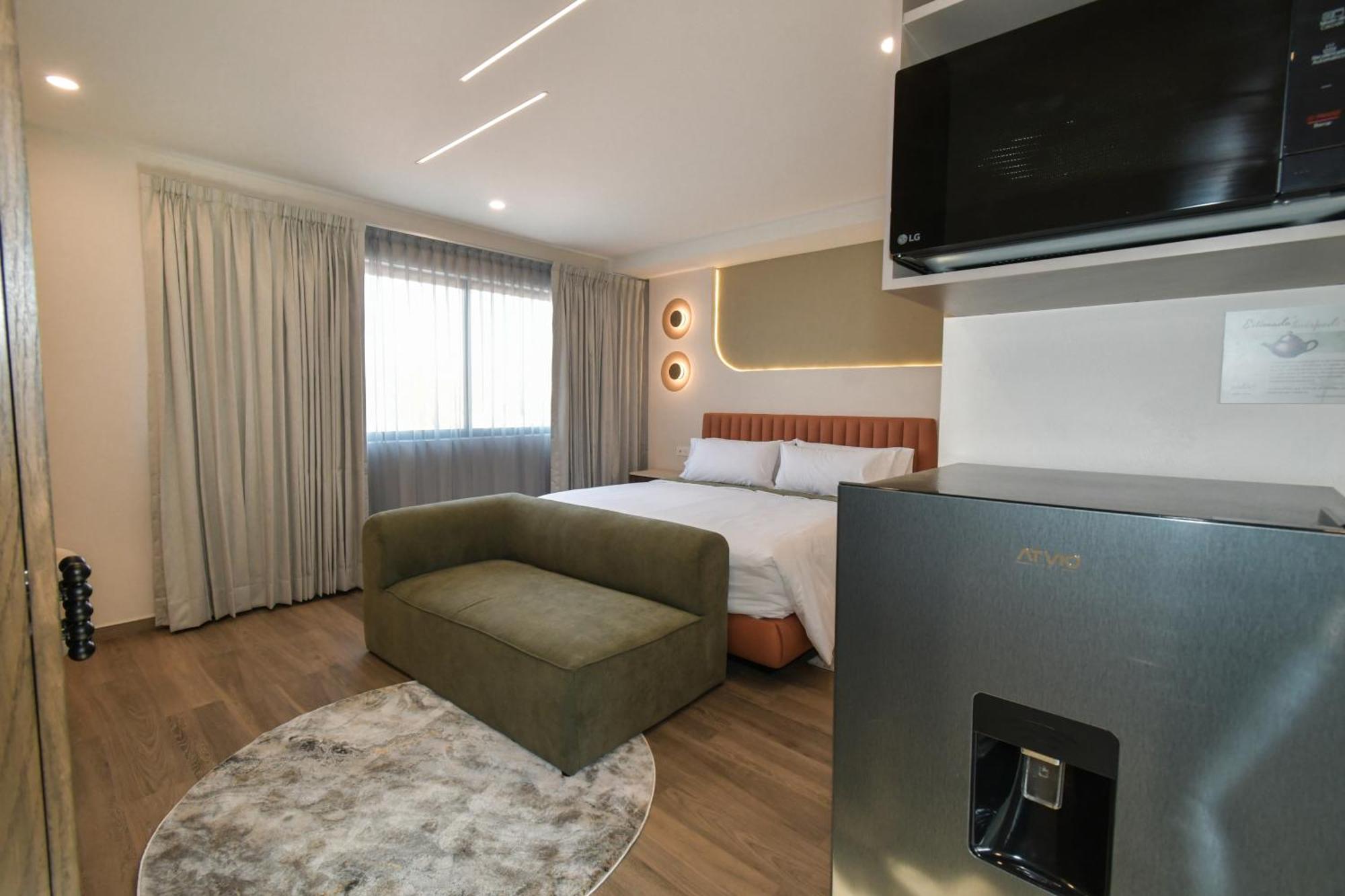 Expo Satelite 2750 Hotel & Suites 瓜达拉哈拉 外观 照片