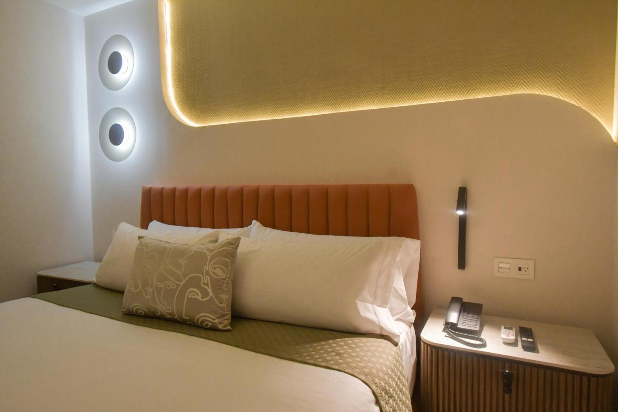 Expo Satelite 2750 Hotel & Suites 瓜达拉哈拉 外观 照片