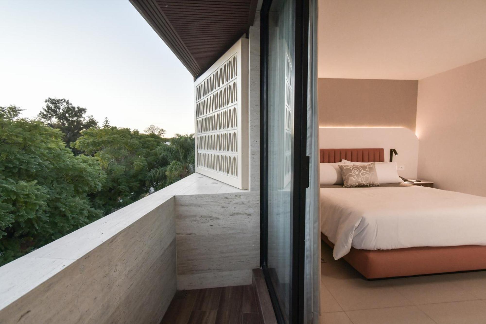 Expo Satelite 2750 Hotel & Suites 瓜达拉哈拉 外观 照片