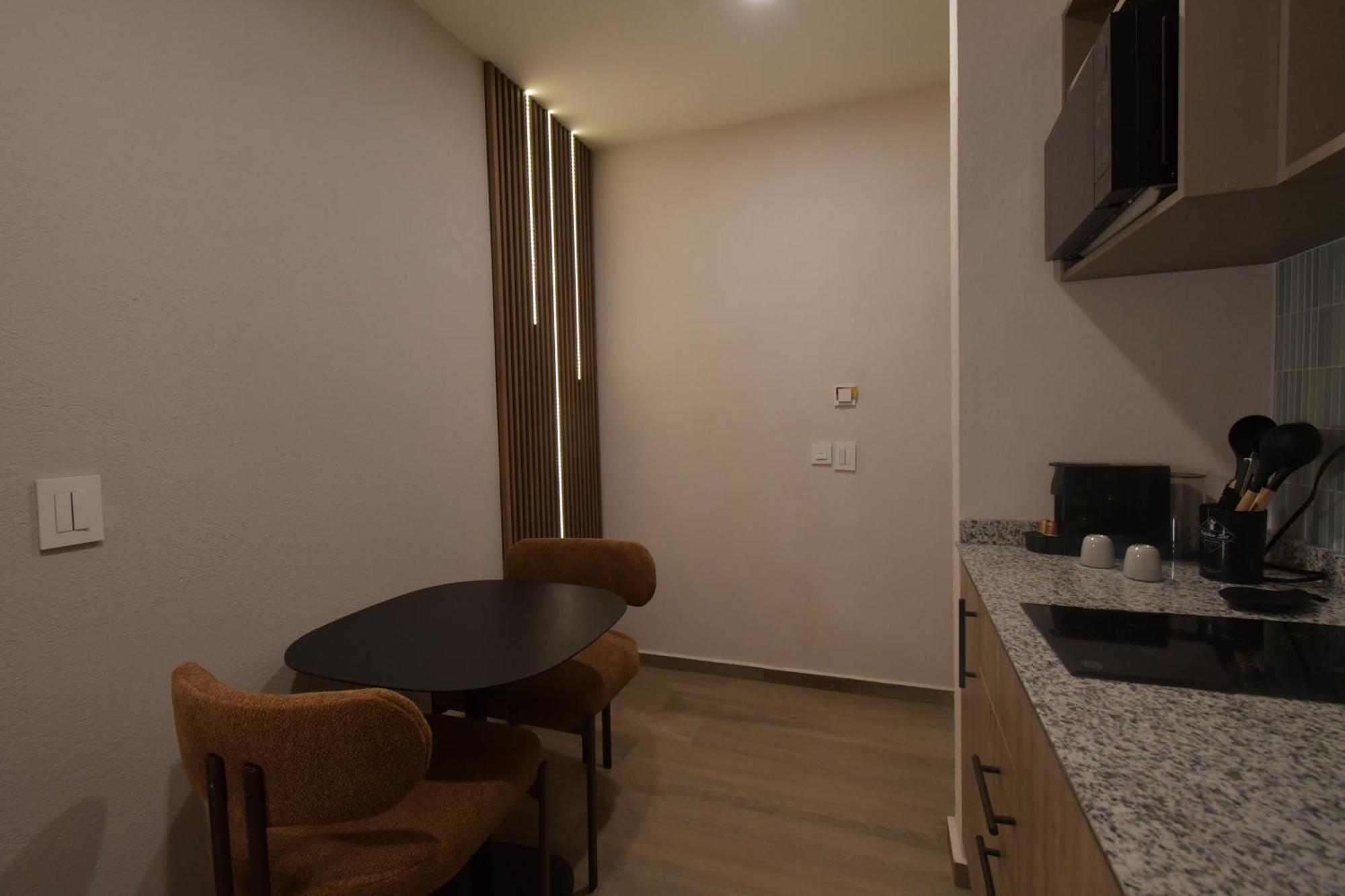 Expo Satelite 2750 Hotel & Suites 瓜达拉哈拉 外观 照片